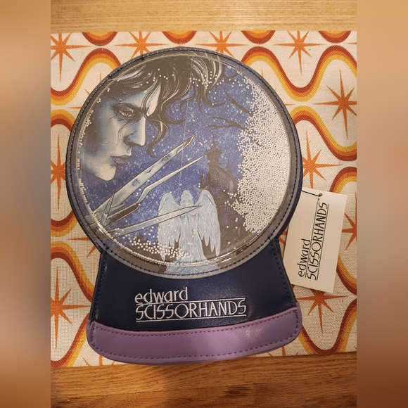 Micheline Pitt Edward Scissorhands snow globe purse - Picture 3 of 6